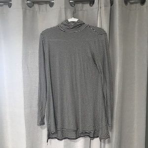 Long sleeve tunic style shirt with turtleneck